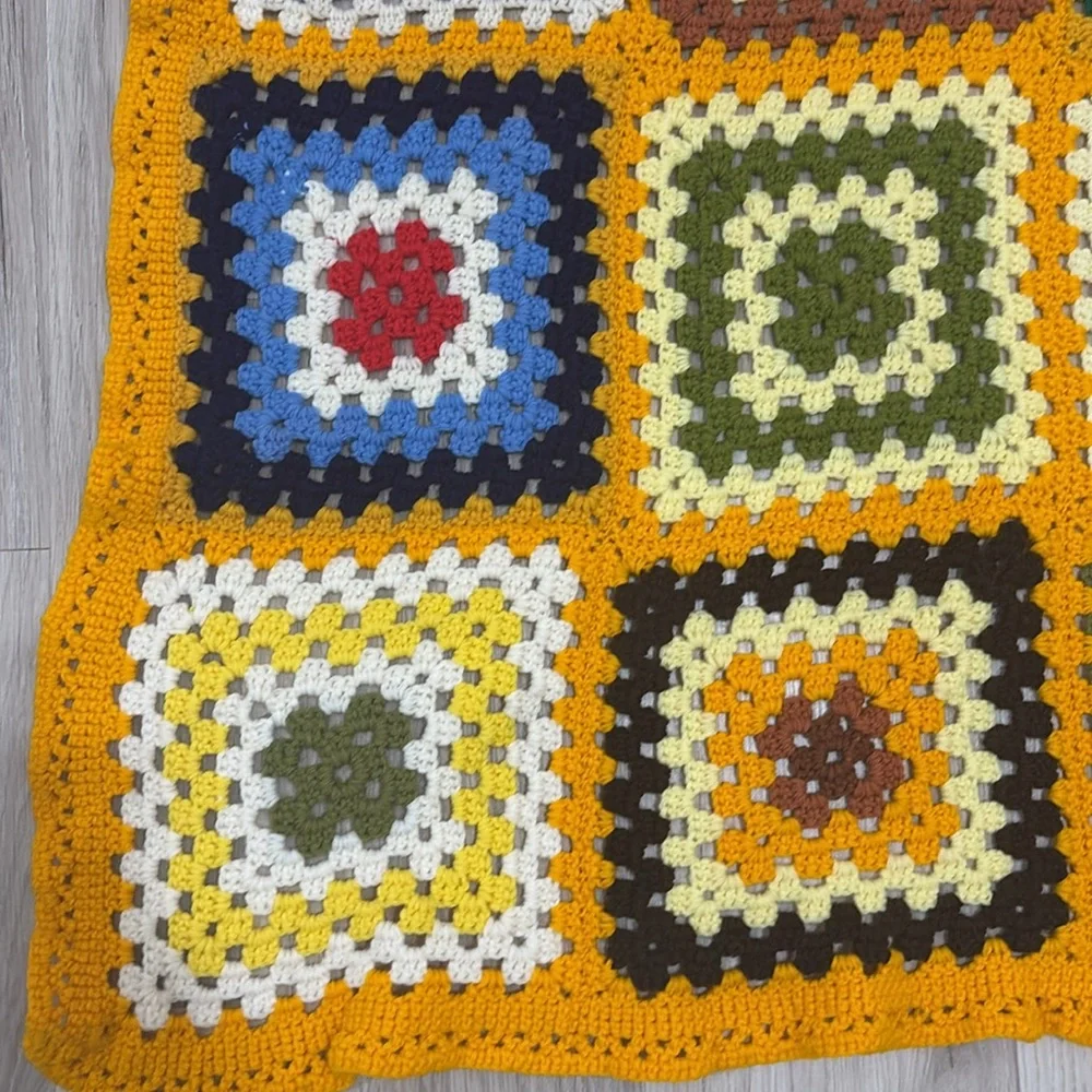 Vintage‎ Colorful Crochet Granny Square Blanket
